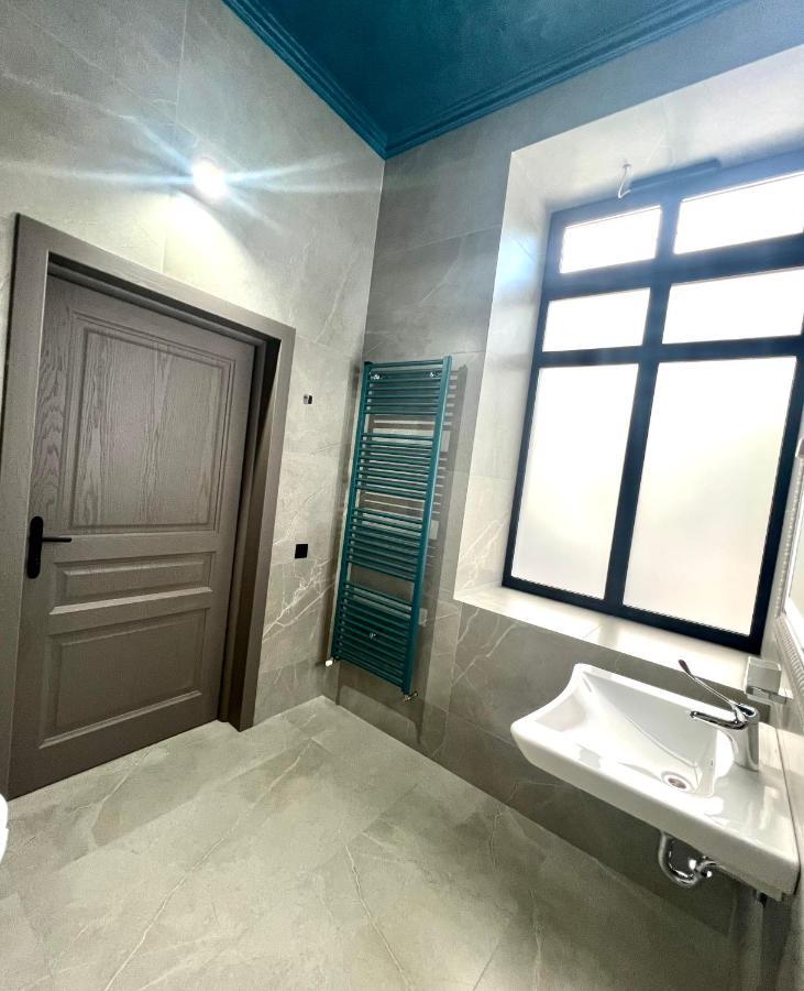 Richmond Hotel キシナウ エクステリア 写真