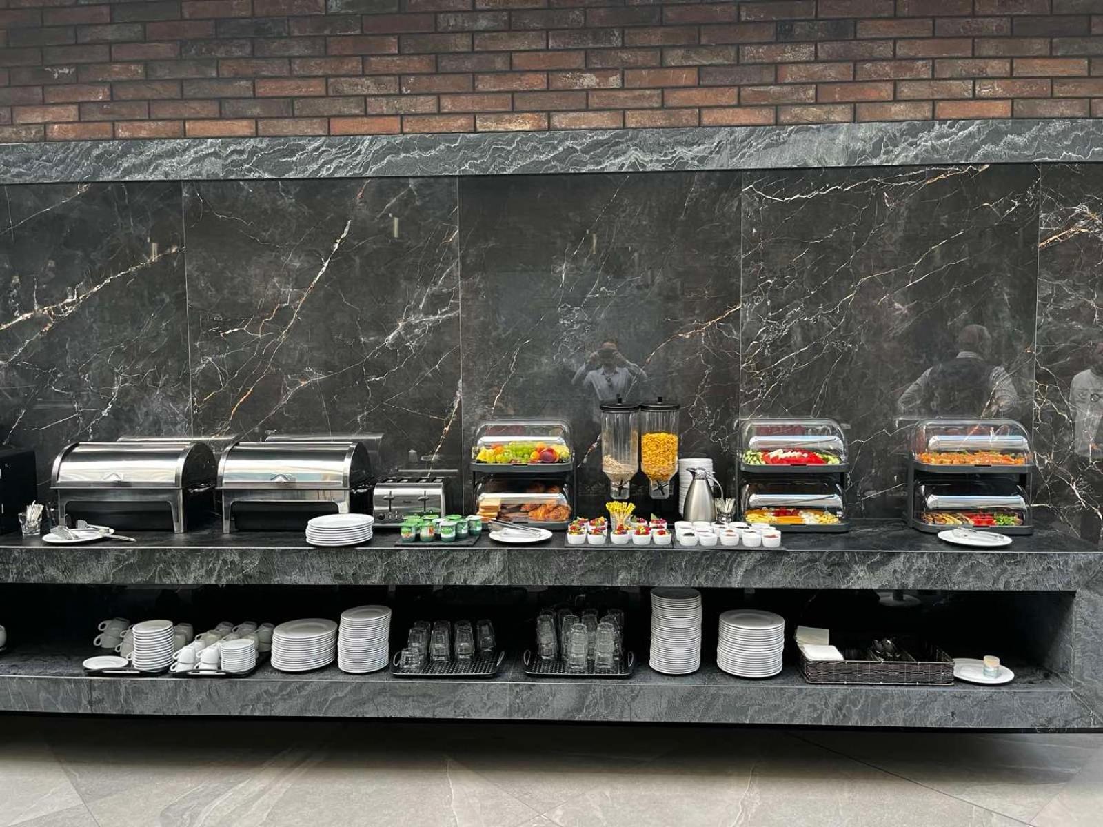 Richmond Hotel キシナウ エクステリア 写真